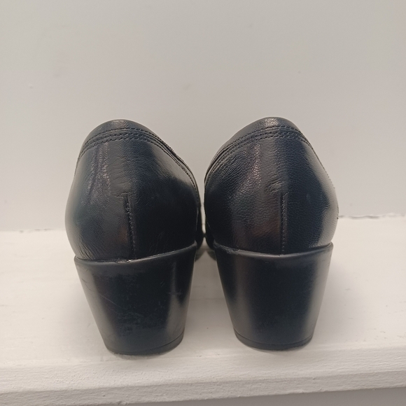 Clarks  Women's Size 8 - Picture 9 of 11